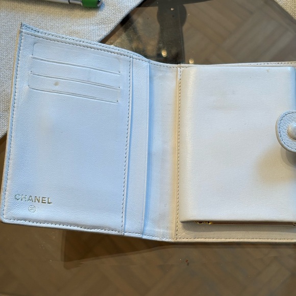 Chanel White Leather Wallet - Picture 6 of 16